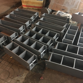 KHUÔN ĐÚC MẪU BÊ TÔNG LẬP PHƯƠNG THỬ UỐN